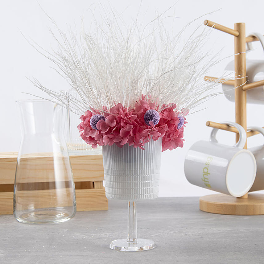 Playful Dry Flower Arrangement: Table Centerpieces